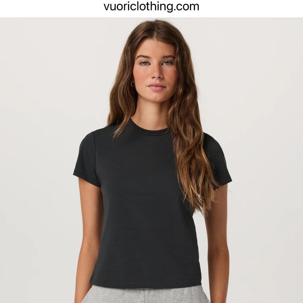 NWT Vuori Feather Baby Tee Black Small